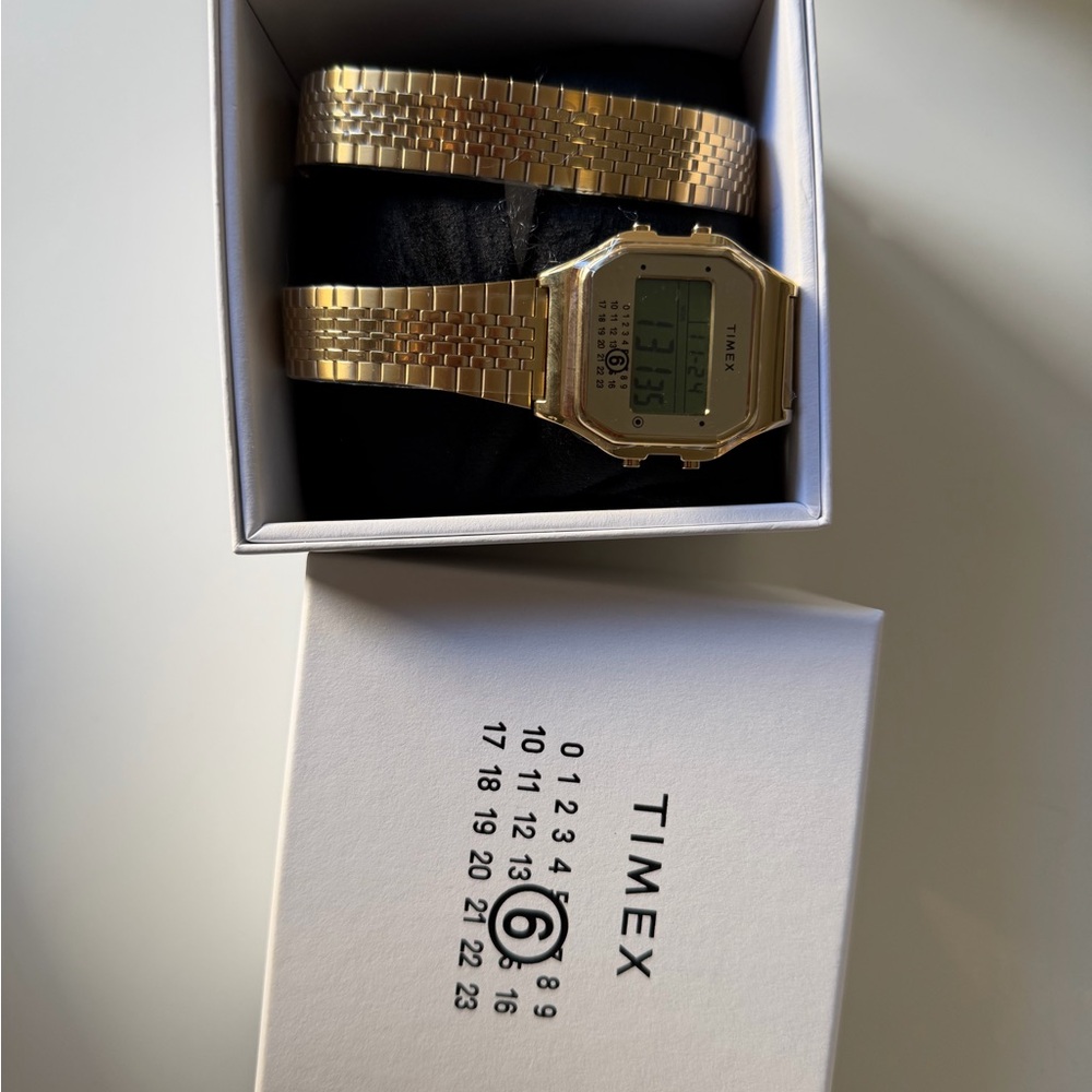 Maison Margiela MM6 x Timex Gift Set - GOLD - watch and bracelet. Adjustable
